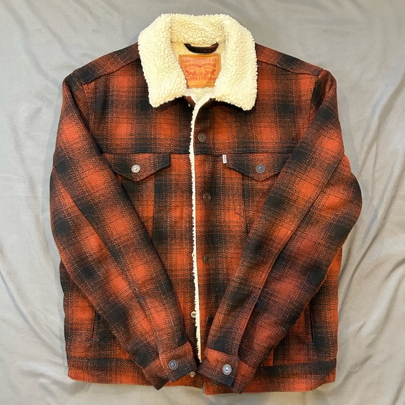 Levi's Plaid Sherpa Trucker Jacket (LIKE NEW) - Picture 2 of 7